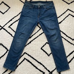 Abercrombie & Fitch Men’s Athletic Slim Jeans Medium Wash 34x32